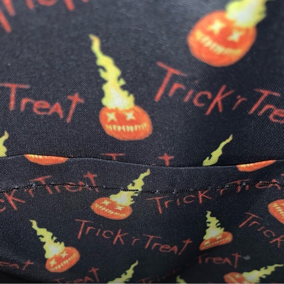Loungefly Legendary Pictures Trick ‘r Treat Sam Pumpkin Crossbody Bag - Picture 7 of 11
